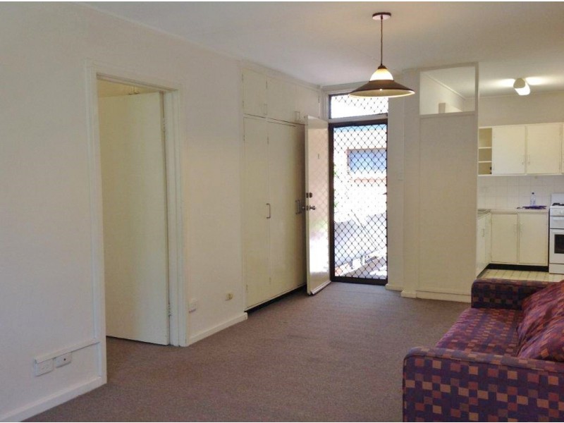 7/5 Sir Fred Schonell Drive, St Lucia QLD 4067