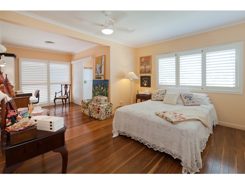 16 Victoria Street, Indooroopilly QLD 4068