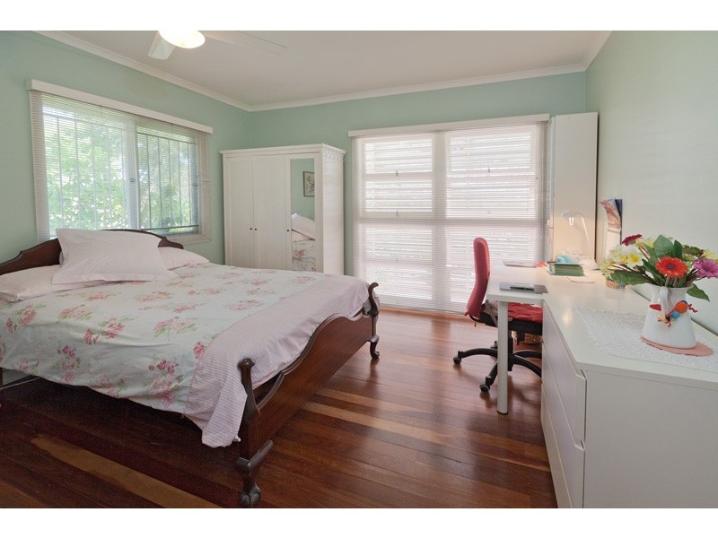 16 Victoria Street, Indooroopilly QLD 4068