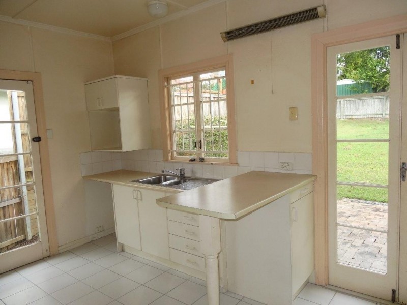 139 Highland Tce, St Lucia QLD 4067