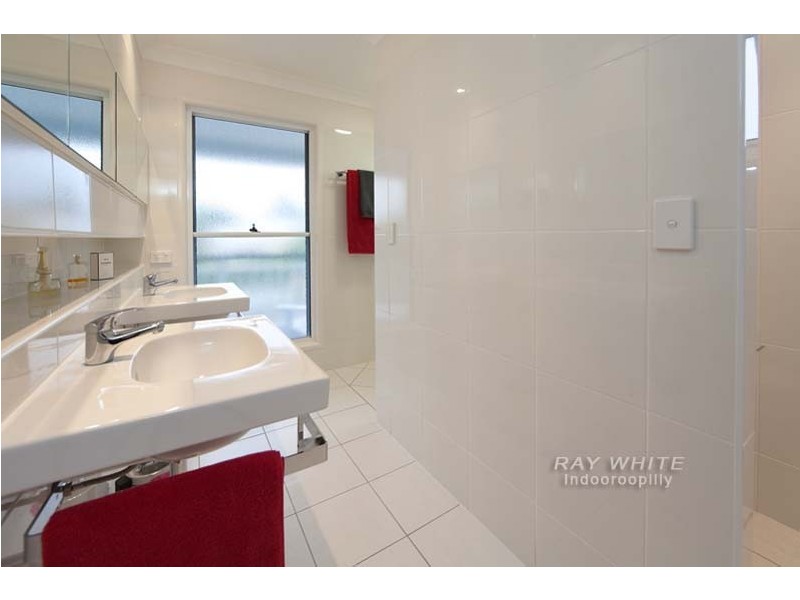 1 Kew Street, Indooroopilly QLD 4068