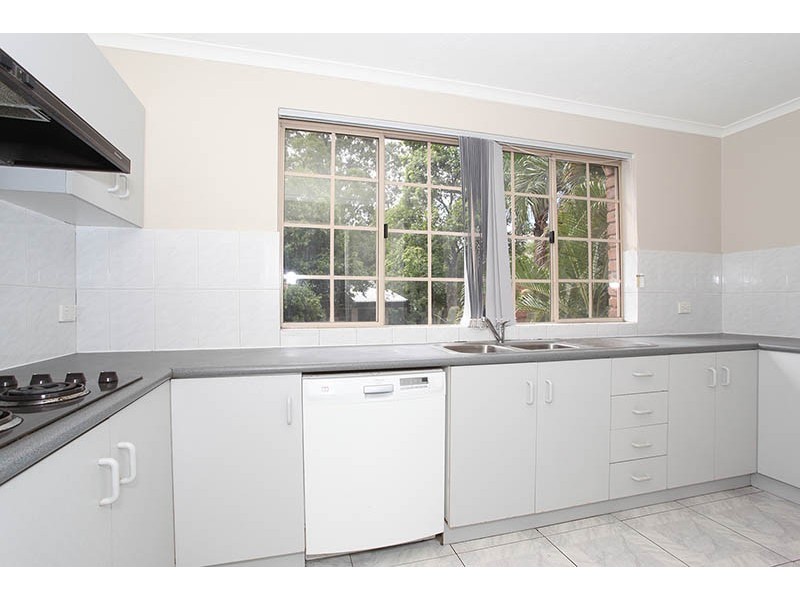 2/6 Shirley Street, Indooroopilly QLD 4068