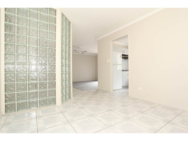 2/6 Shirley Street, Indooroopilly QLD 4068