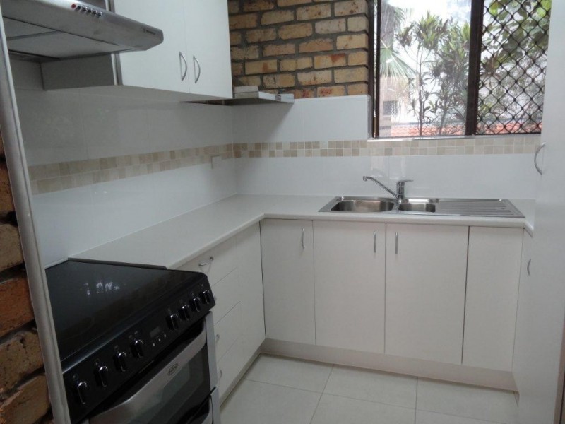 2/67 Warren Street, St Lucia QLD 4067