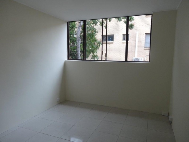 2/67 Warren Street, St Lucia QLD 4067