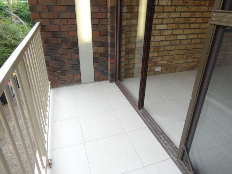2/67 Warren Street, St Lucia QLD 4067