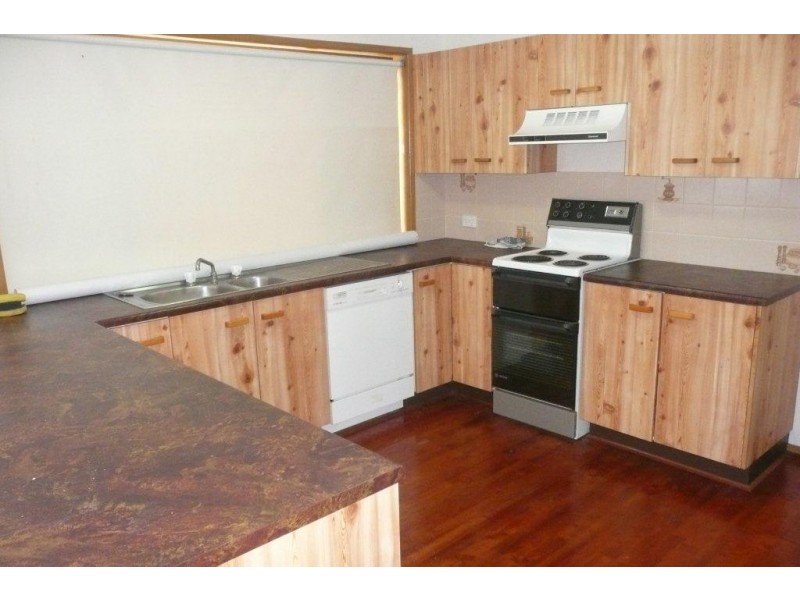 98 Carinya Street, Indooroopilly QLD 4068