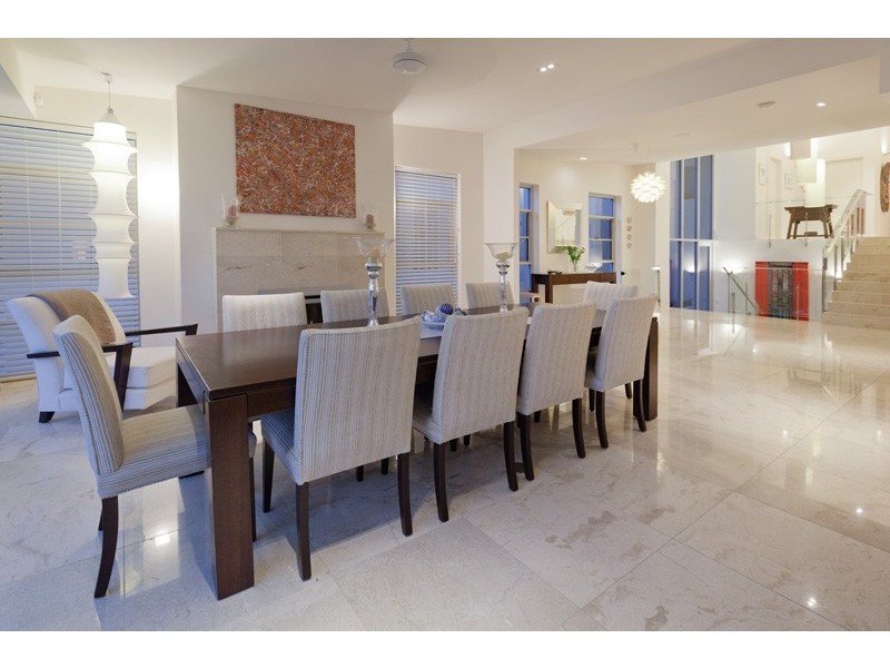 96 Central Avenue, St Lucia QLD 4067