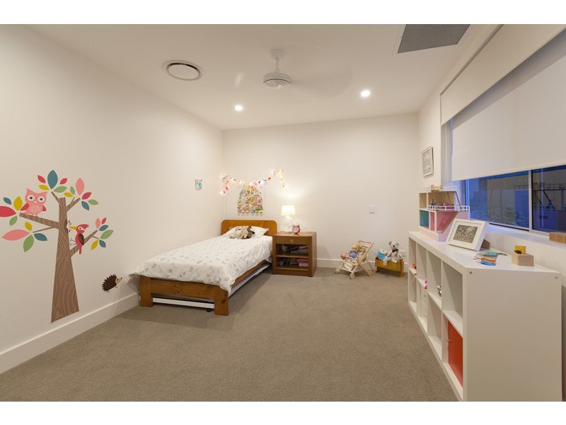 96 Central Avenue, St Lucia QLD 4067