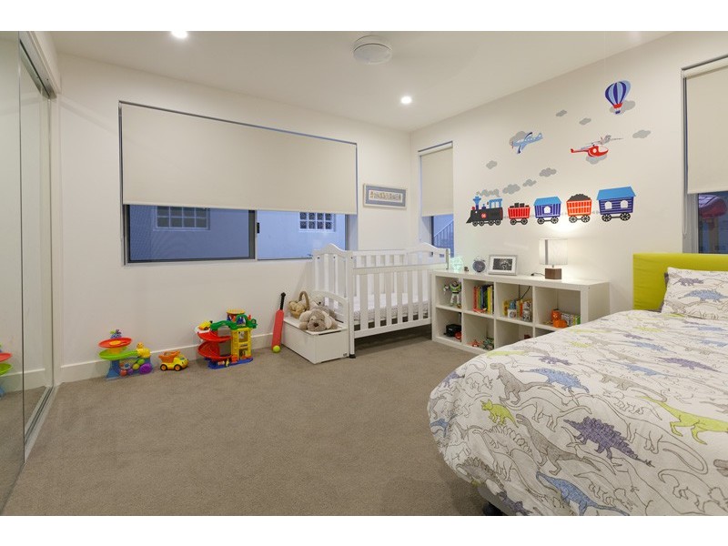 96 Central Avenue, St Lucia QLD 4067