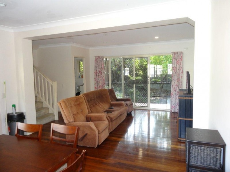 3/2 Queens Road, Taringa QLD 4068