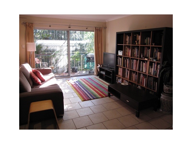 8/12 Foxton Street, Indooroopilly QLD 4068