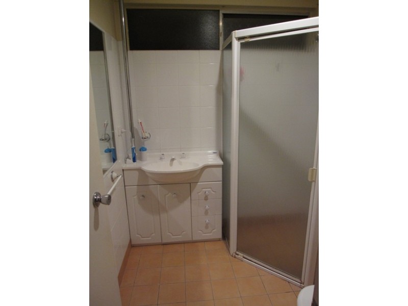 8/12 Foxton Street, Indooroopilly QLD 4068