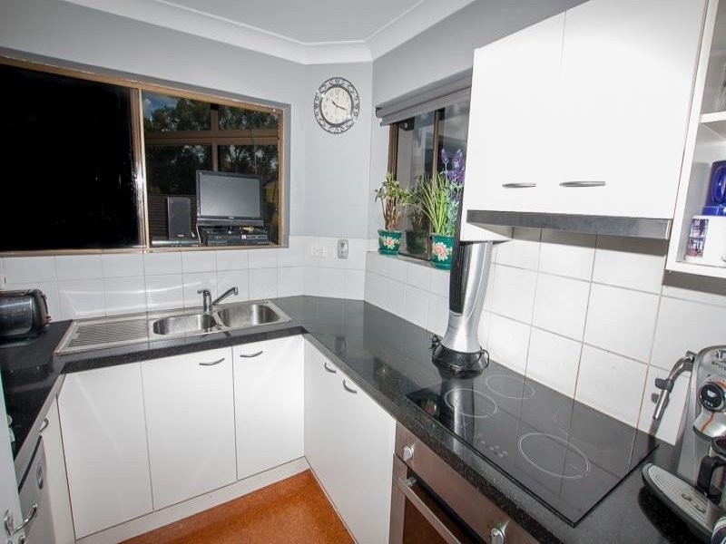 8/16 Foxton Street, Indooroopilly QLD 4068