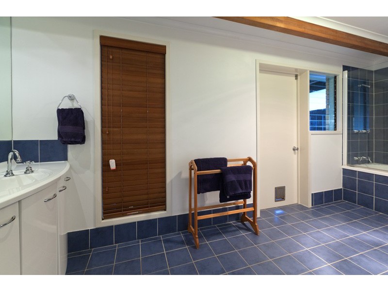 7 Castile Street, Indooroopilly QLD 4068