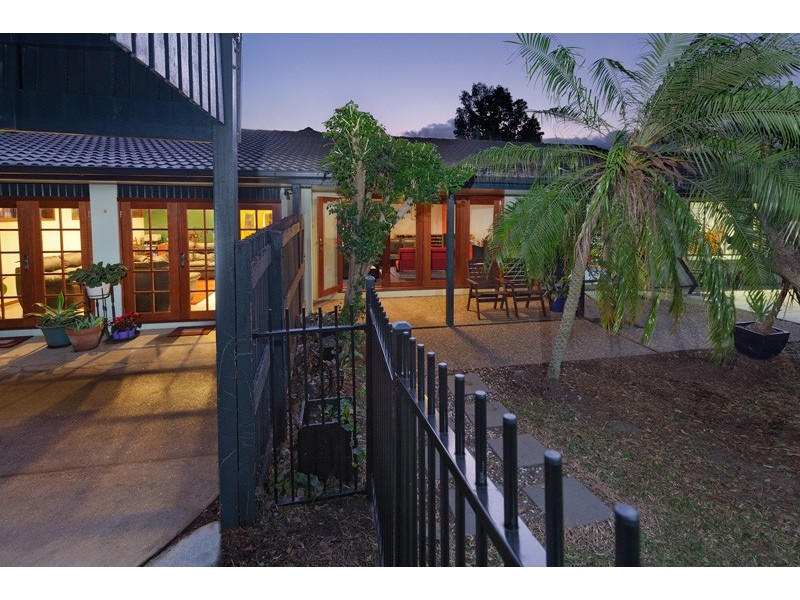 7 Castile Street, Indooroopilly QLD 4068