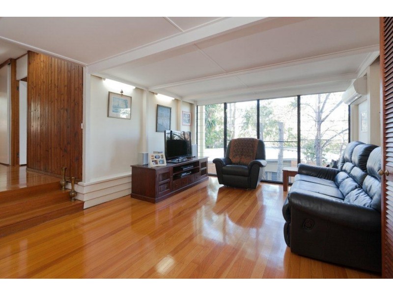 24 Cedarleigh Road, Kenmore QLD 4069