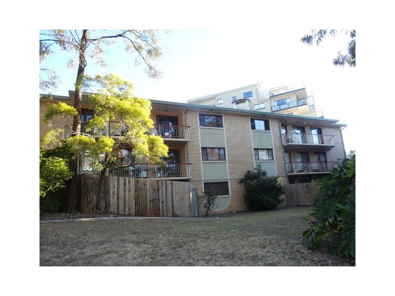 3/5 Grosvenor Road, Indooroopilly QLD 4068