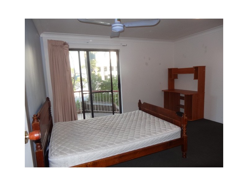 3/5 Grosvenor Road, Indooroopilly QLD 4068