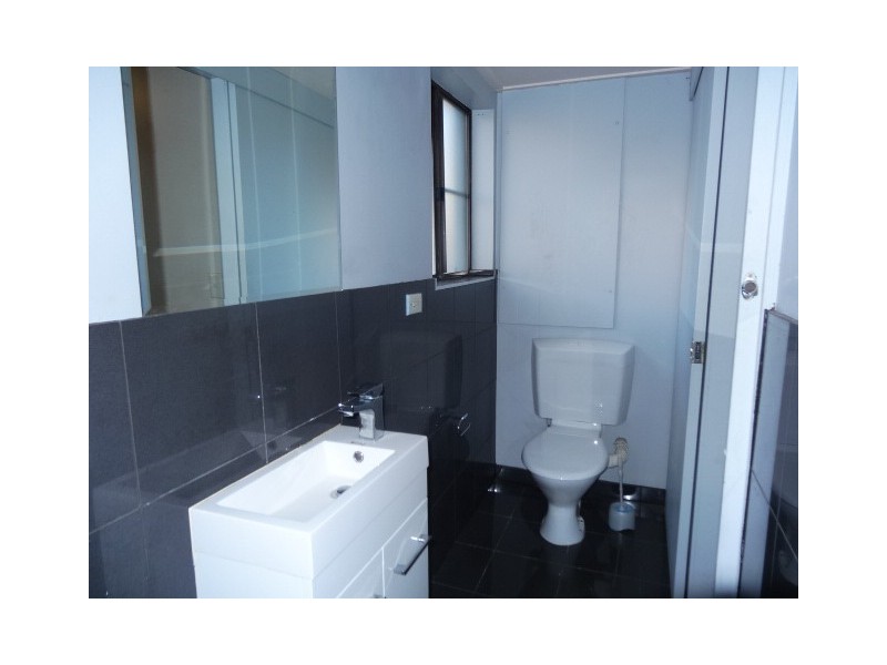 3/5 Grosvenor Road, Indooroopilly QLD 4068