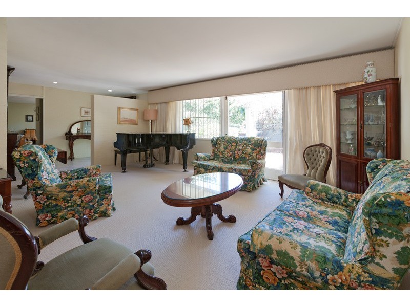 22 Scenic Road, Kenmore QLD 4069