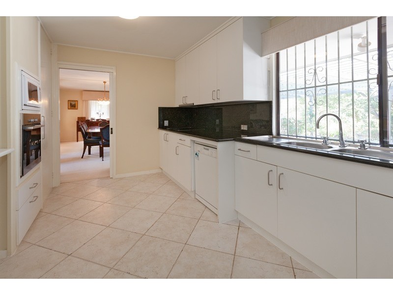 22 Scenic Road, Kenmore QLD 4069