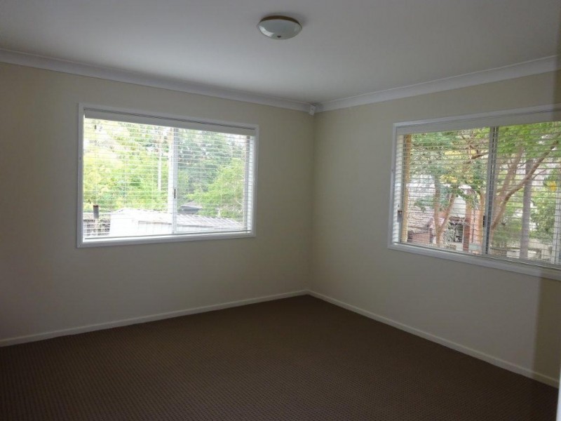 59 Trenton Street, Kenmore QLD 4069