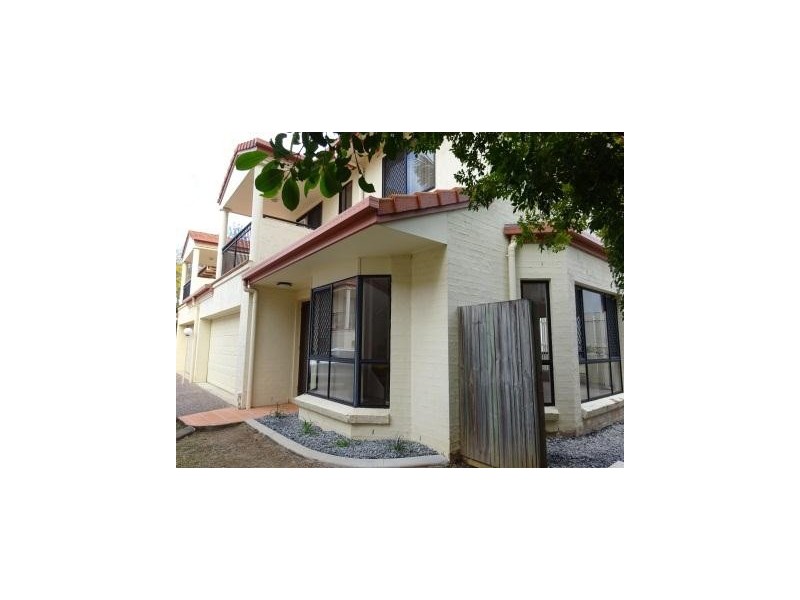 4/12 Grosvenor Road, Indooroopilly QLD 4068