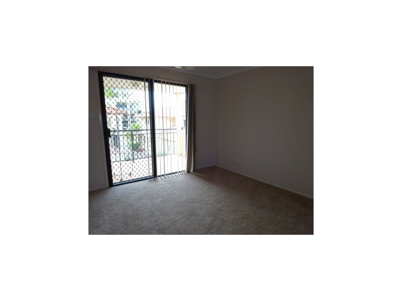 4/12 Grosvenor Road, Indooroopilly QLD 4068