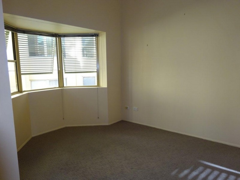 11/15 Clarence Road, Indooroopilly QLD 4068