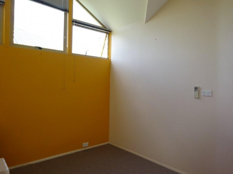 11/15 Clarence Road, Indooroopilly QLD 4068