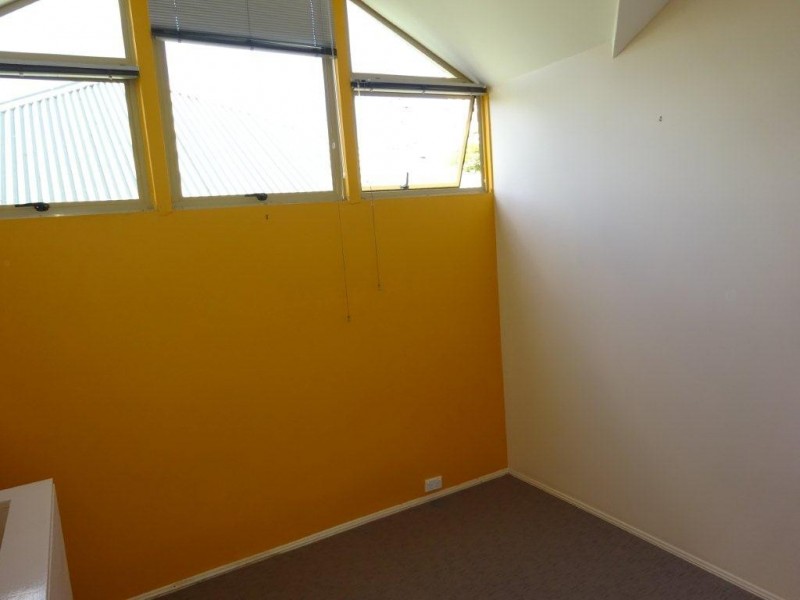 11/15 Clarence Road, Indooroopilly QLD 4068