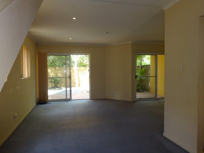 4/30 Foxton Street, Indooroopilly QLD 4068