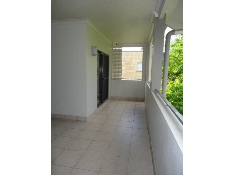 8/146 Clarence Road, Indooroopilly QLD 4068