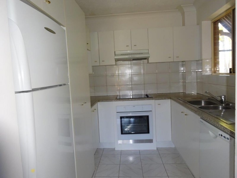 68 Waverley Road, Taringa QLD 4068