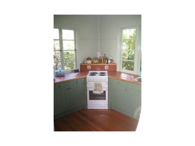 49 Burns Parade, Chapel Hill QLD 4069