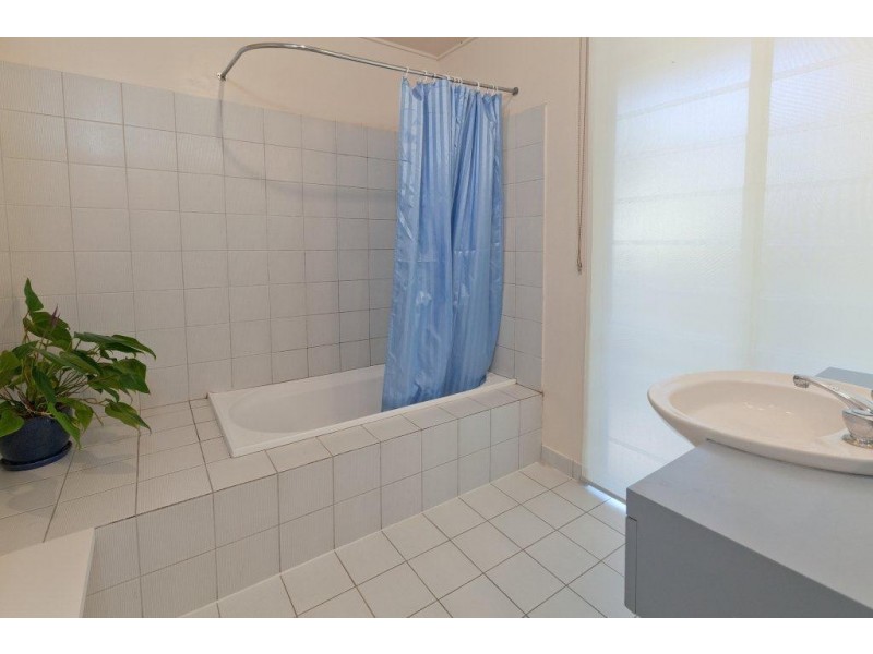 24 Cedarleigh Road, Kenmore QLD 4069