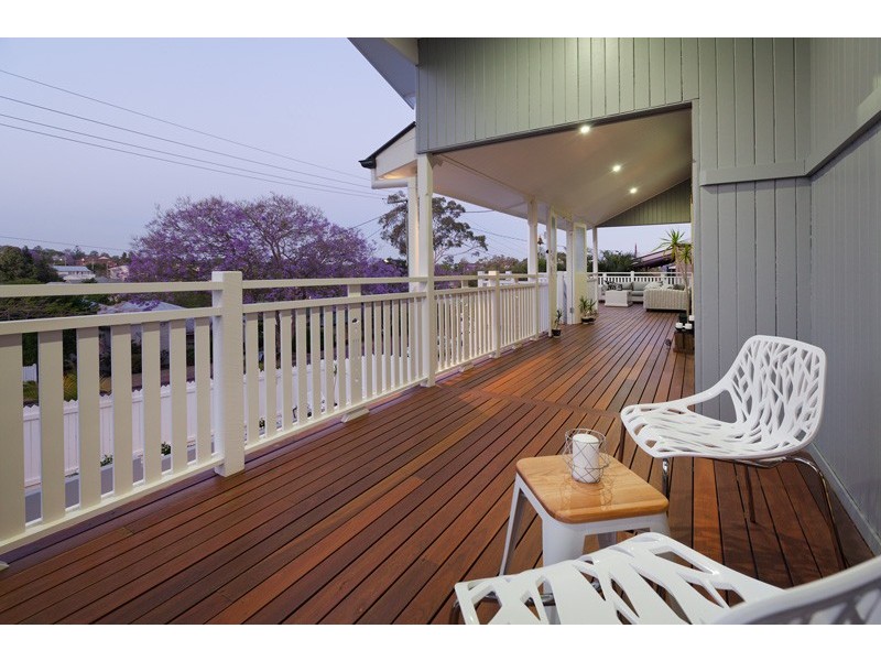 30 Gladstone Street, Indooroopilly QLD 4068