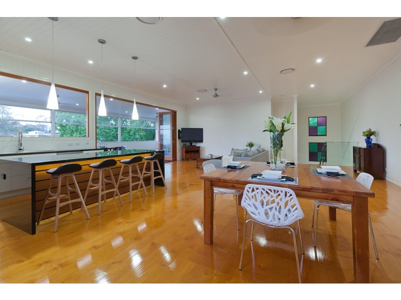 30 Gladstone Street, Indooroopilly QLD 4068