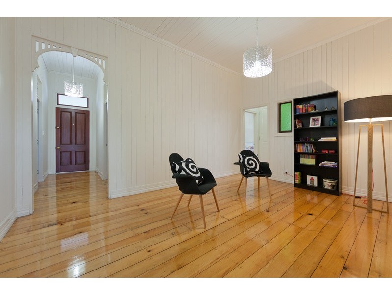30 Gladstone Street, Indooroopilly QLD 4068