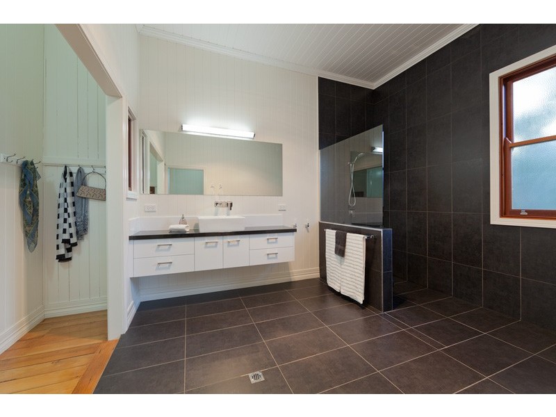 30 Gladstone Street, Indooroopilly QLD 4068