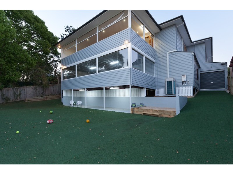 30 Gladstone Street, Indooroopilly QLD 4068