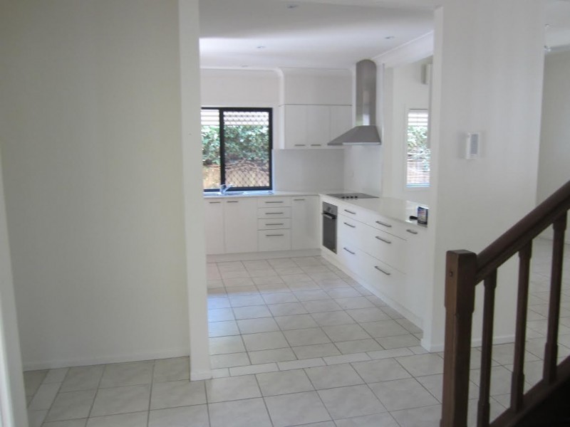 82 Jolimont Street, Sherwood QLD 4075