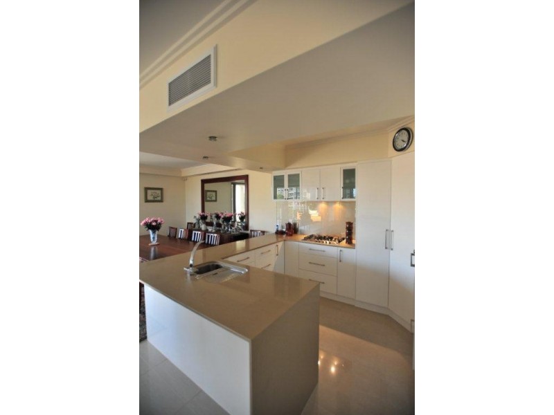 4/52 Underhill Avenue, Indooroopilly QLD 4068