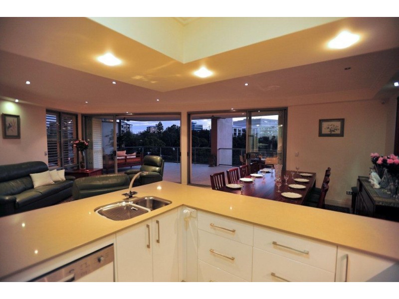 4/52 Underhill Avenue, Indooroopilly QLD 4068