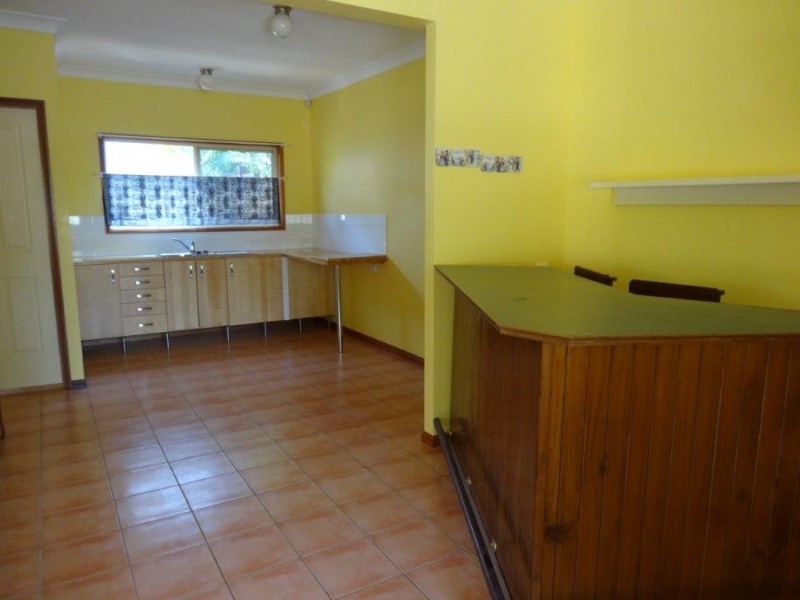 10 Burbong Street, Chapel Hill QLD 4069