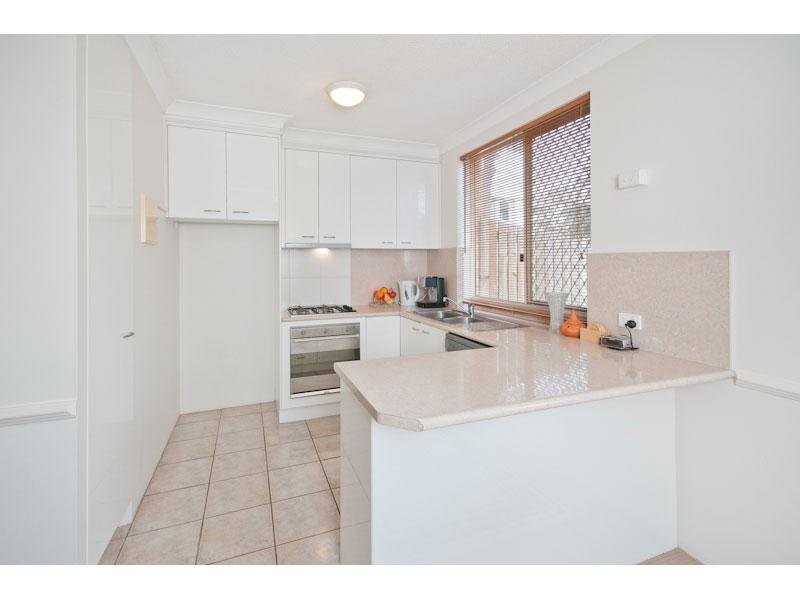9/127 Central Ave, Indooroopilly QLD 4068