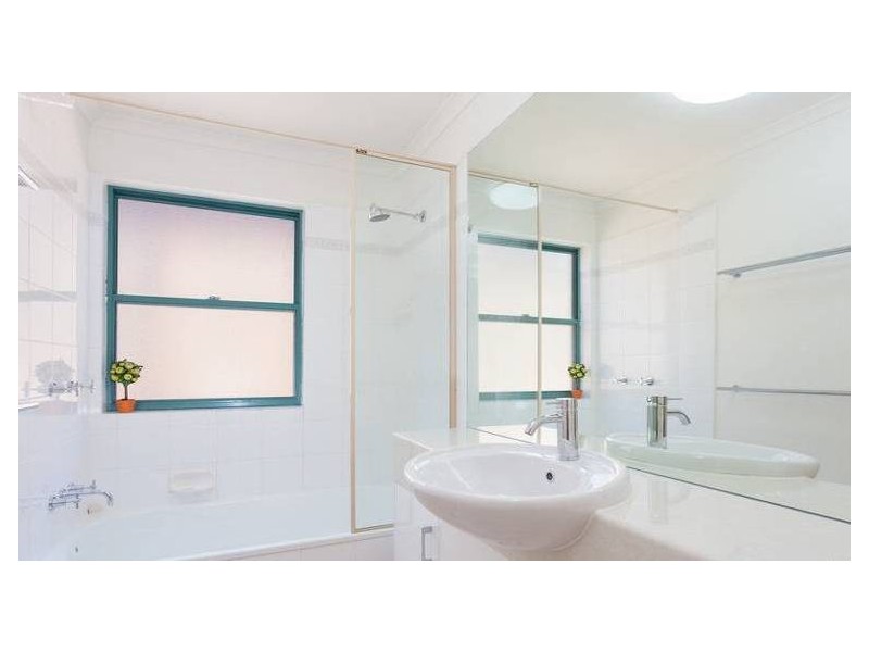 78 Orchard Terrace, St Lucia QLD 4067