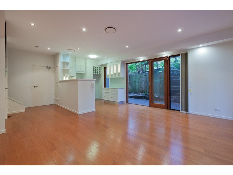 3/28 Central Avenue, Indooroopilly QLD 4068