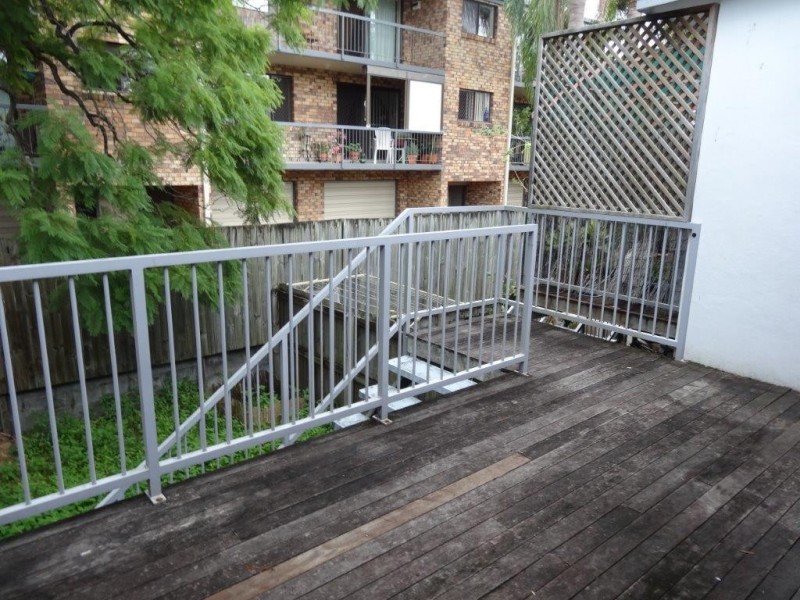 4/109 Central Avenue, Indooroopilly QLD 4068